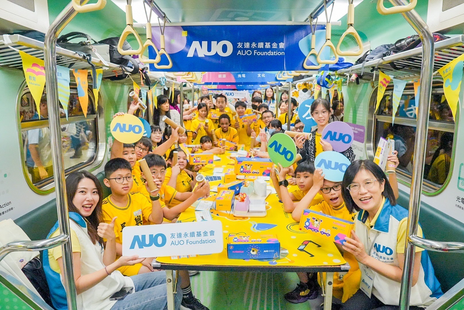 88BIFA永續基金會響應國科會推動的「臺灣科普環島列車」正式啟航，透過「生活中的科學」車廂課程設計，展開為期6天巡迴全臺17個縣市、停靠32站的移動式科普之旅